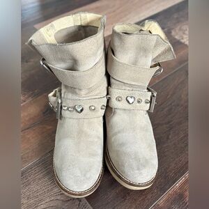 Stunning Spanish Suede Moto Boots | Heart Studded | Size 39 - Sand